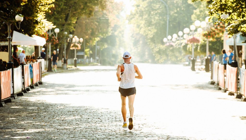 découvrez tout sur le marathon du médoc : son parcours emblématique, les dates à ne pas manquer, les tarifs d'inscription et une ambiance festive et conviviale unique en son genre.