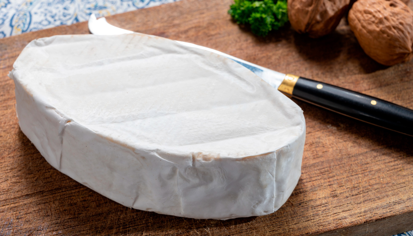 découvrez tout ce qu'il faut savoir avant de consommer le fromage caprice des dieux pendant la grossesse : informations sur la croûte, la cuisson, la pasteurisation et les précautions à prendre pour garantir votre sécurité et celle de votre bébé.