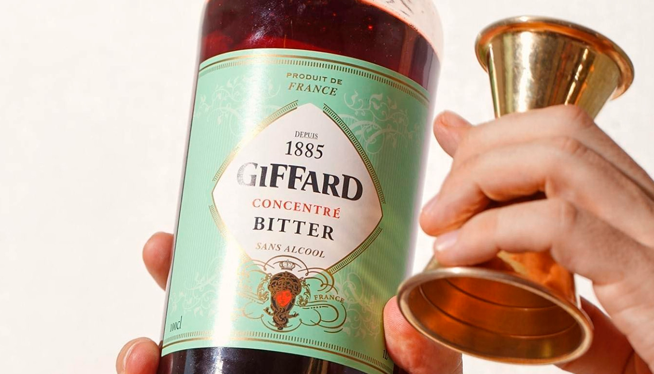 découvrez les liqueurs, sirops et spécialités emblématiques de giffard, alliant tradition et saveurs uniques pour sublimer vos boissons et recettes.