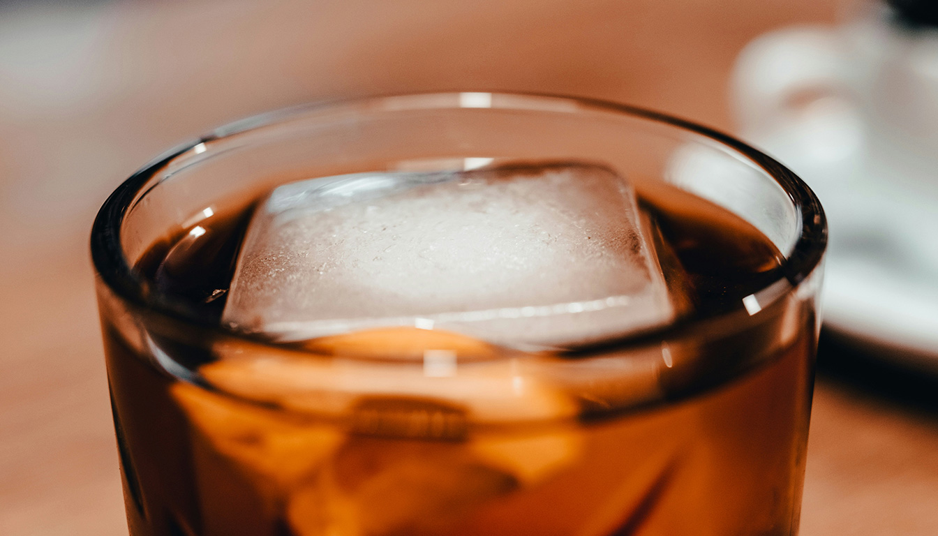 découvrez des idées originales d'associations pour votre rhum arrangé vanille et profitez de conseils pratiques pour une macération réussie et savoureuse.