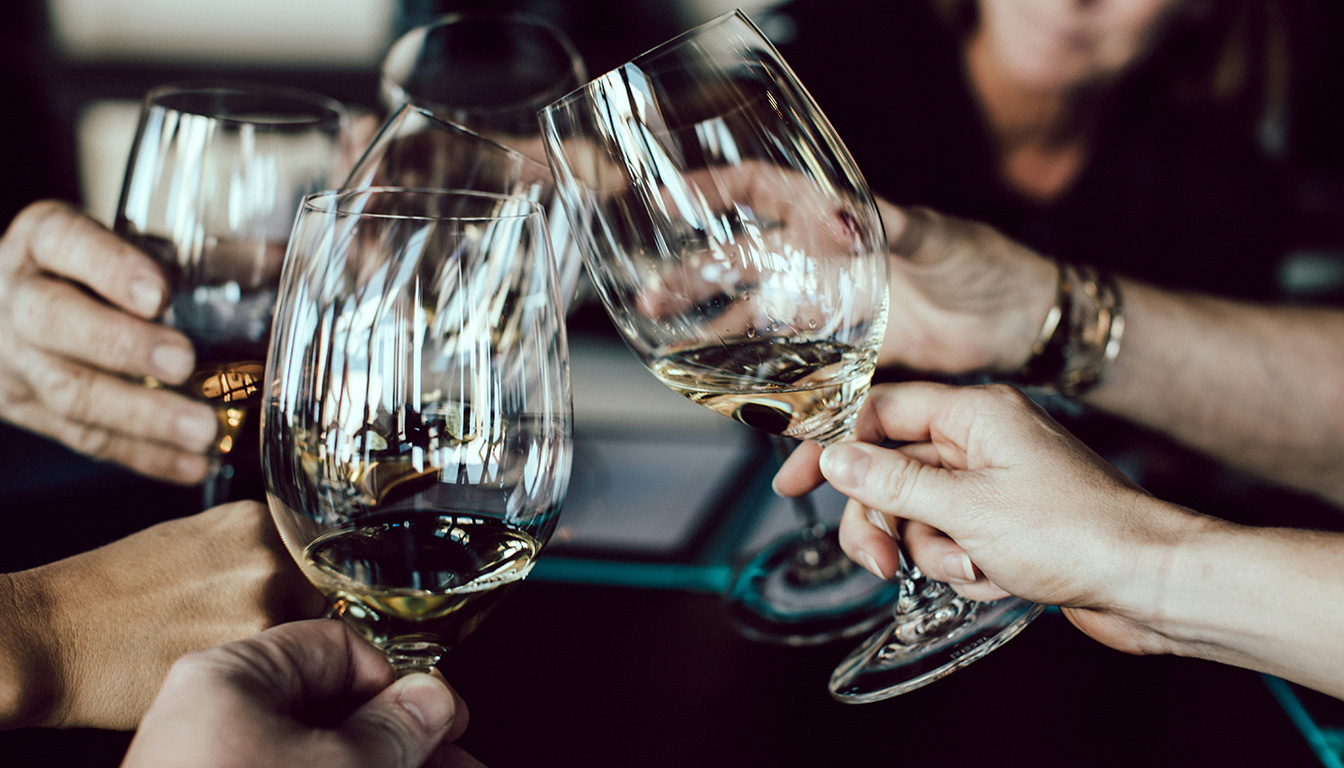 découvrez viniphile : consultez notre avis, trouvez les contacts et suivez notre guide complet pour commander vos vins et champagnes en ligne en toute confiance.