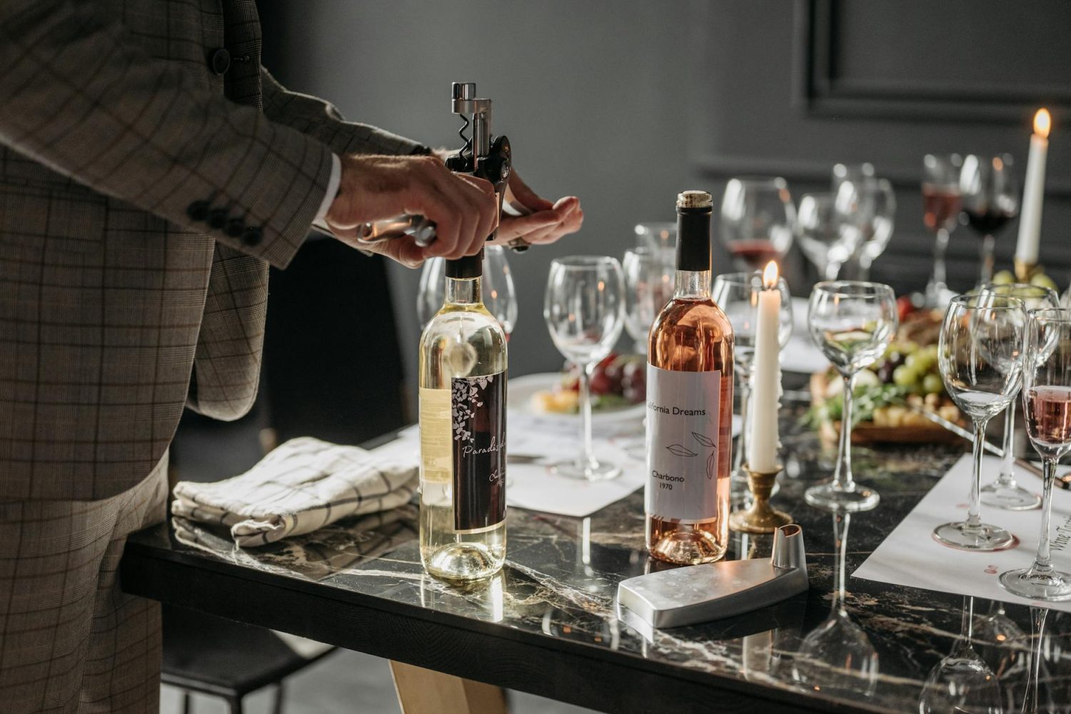 1 bouteille de vin pour combien de personnes : les repères à connaître selon le type de vin et l’occasion