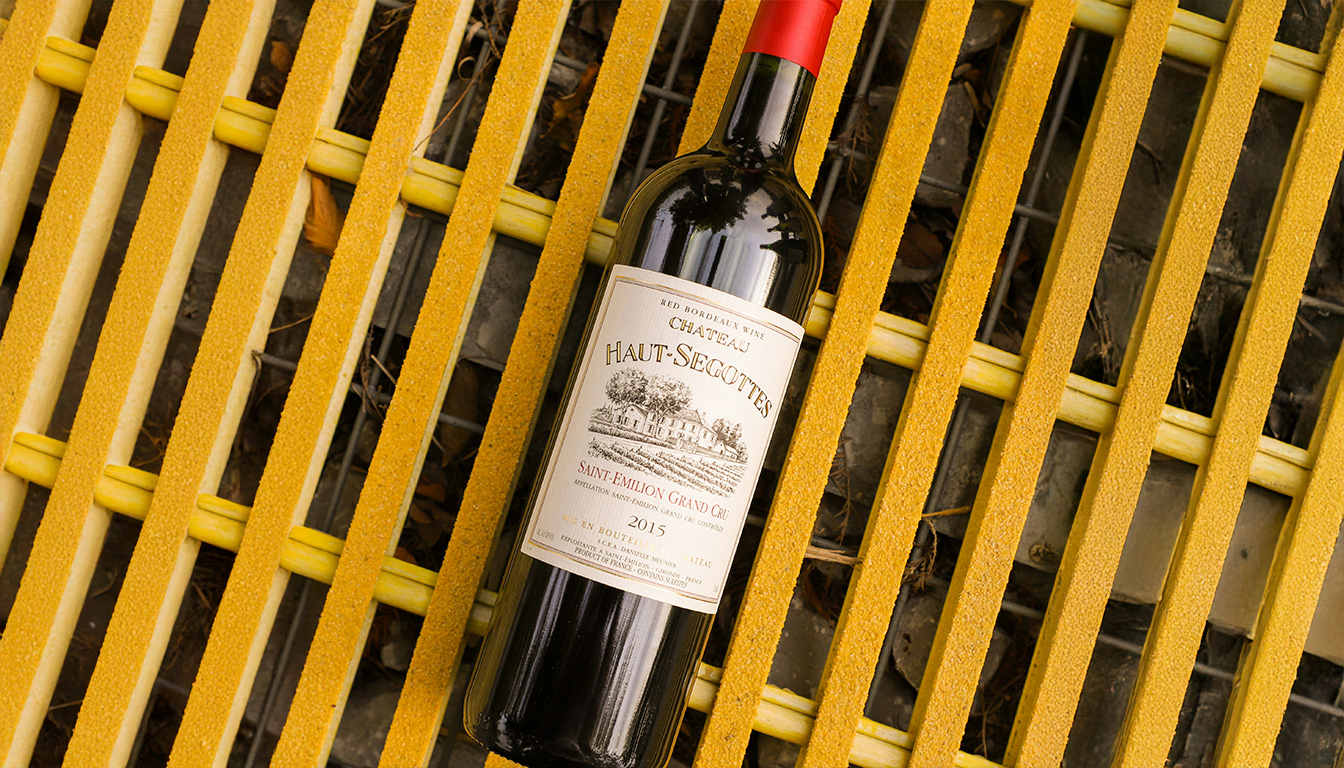 découvrez la carte des vins de bordeaux avec ses appellations prestigieuses, explorez les richesses de la rive droite et de la rive gauche pour choisir vos crus favoris.