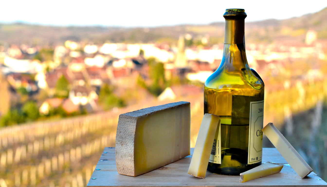 découvrez les vins du jura avec henri maire : avis, prix et spécialités incontournables à déguster pour les amateurs de vins authentiques.