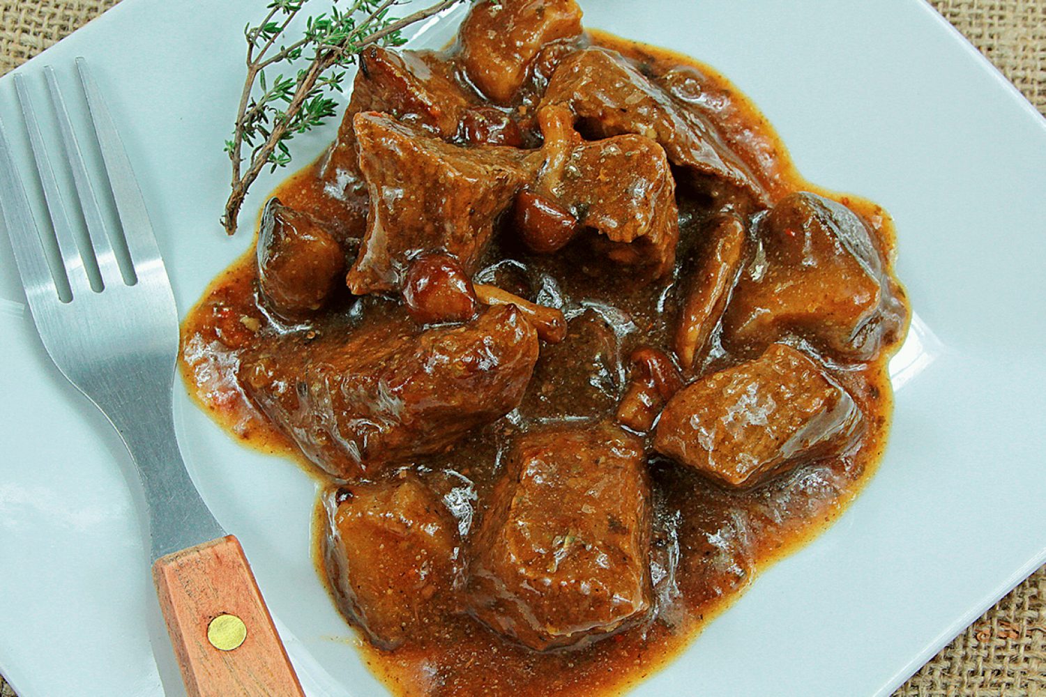 Quelle bière pour la carbonade : brune, ambrée ou quelle marque privilégier ?