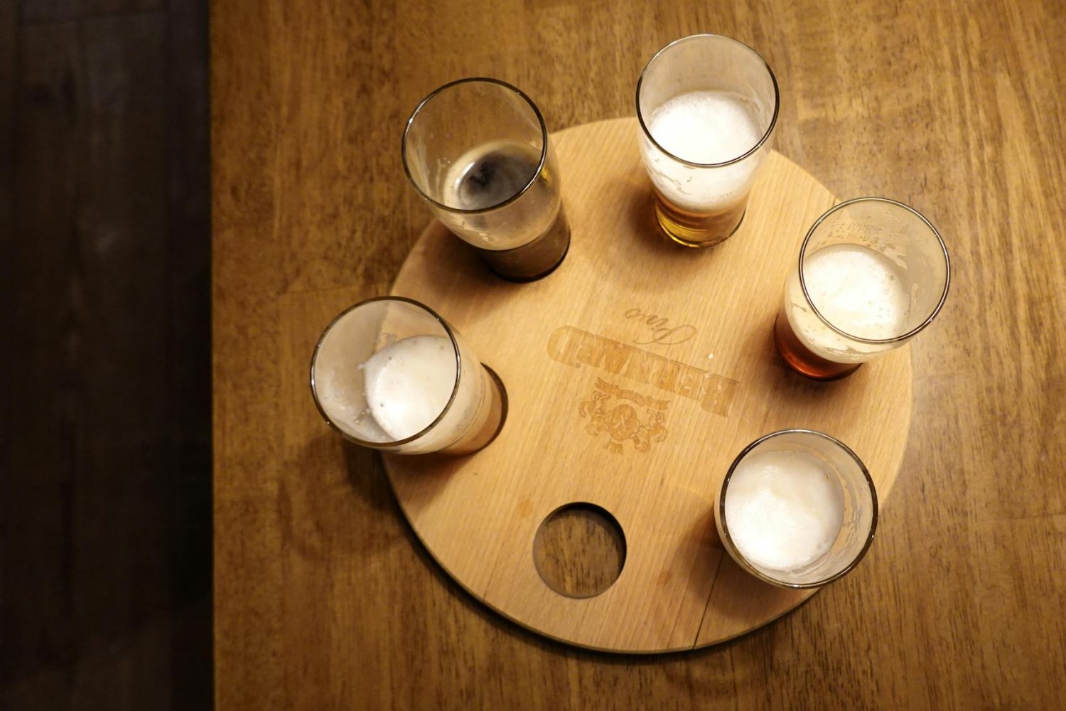 Combien de calories dans une bière : valeurs pour 25 cl, 33 cl, pinte et bières sans alcool