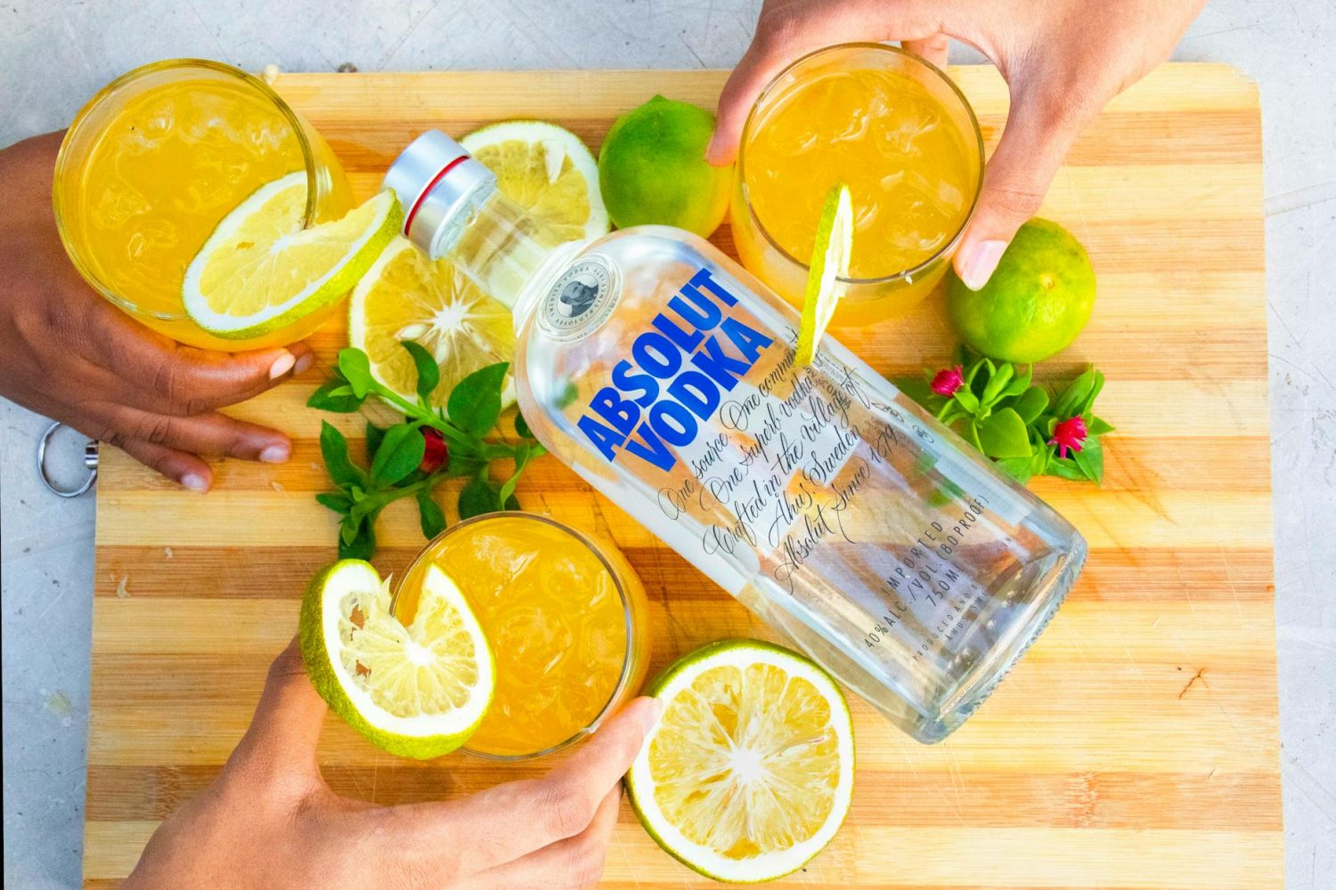 Vodka avec quel jus de fruit : les meilleures associations pour des cocktails réussis