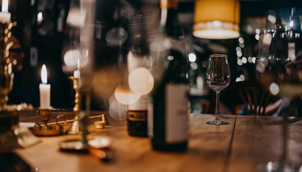 Bar à vin Paris 5 et vins naturels du Quartier Latin aux Arènes : esprit des lieux — intérieur bar à vin Paris