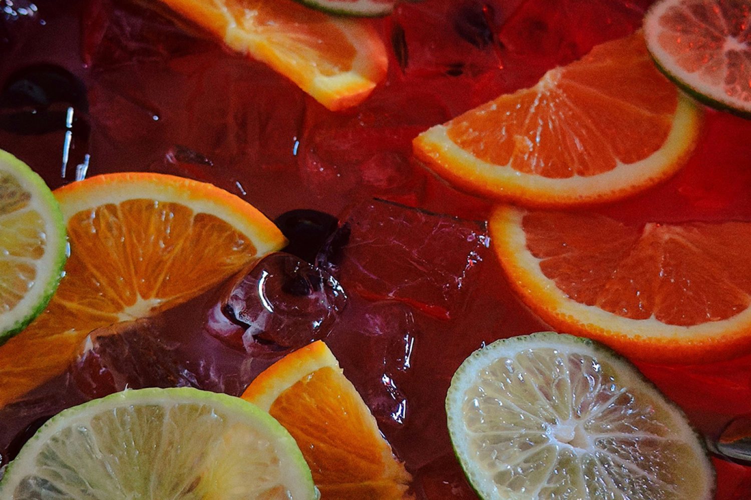 Combien de rhum pour 3 litres de punch : calcul précis et conseils de dosage