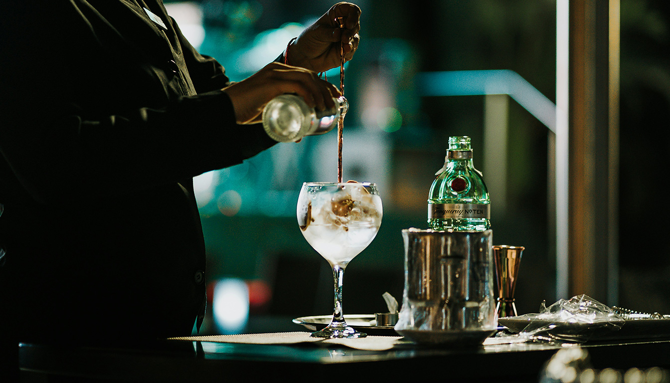 découvrez comment choisir le meilleur gin selon vos goûts et usages, que ce soit pour un tonic, un cocktail, ou une dégustation entre gins français et japonais.