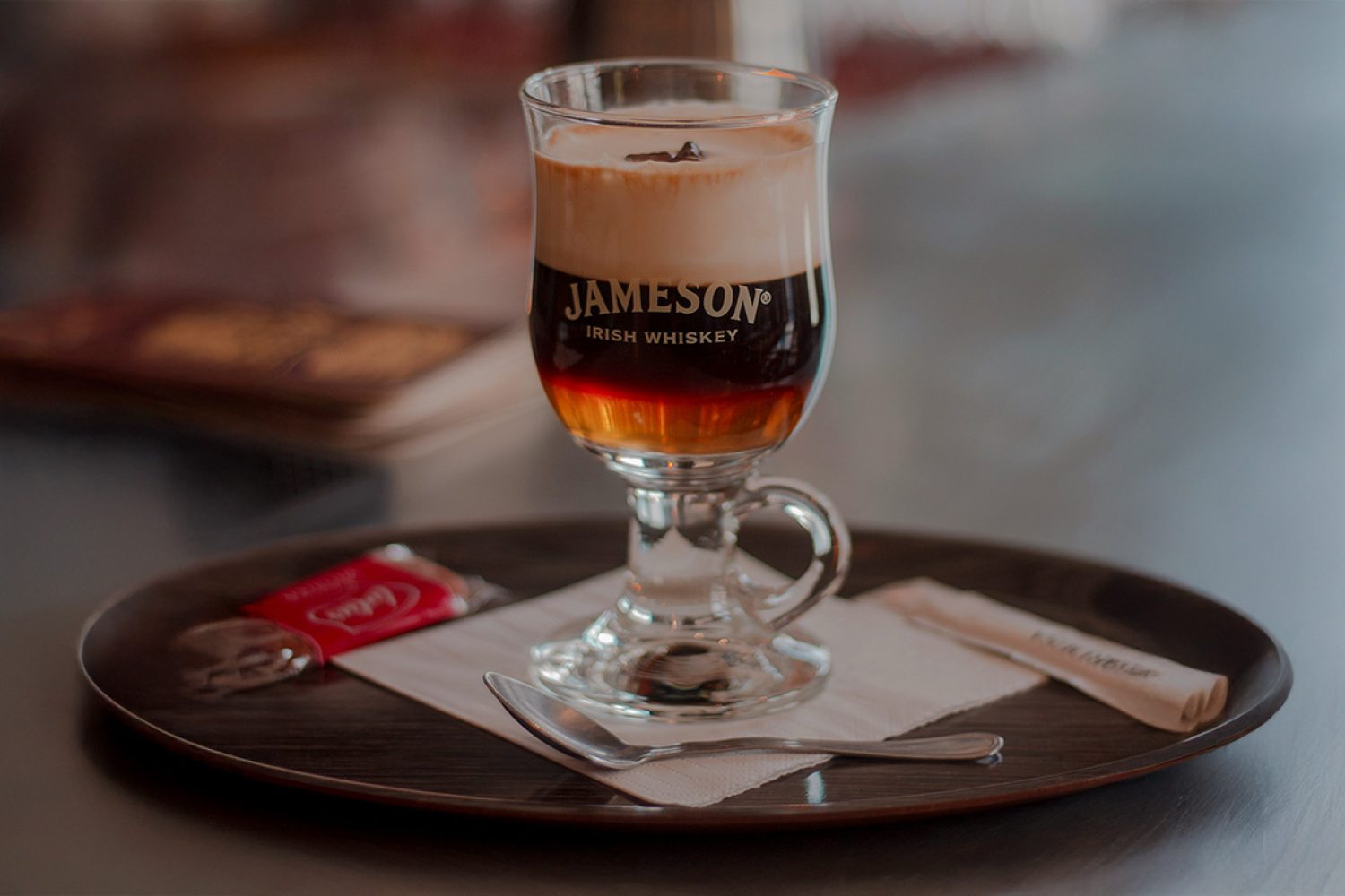 Quel whisky choisir pour un Irish coffee authentique : nos conseils et marques recommandées