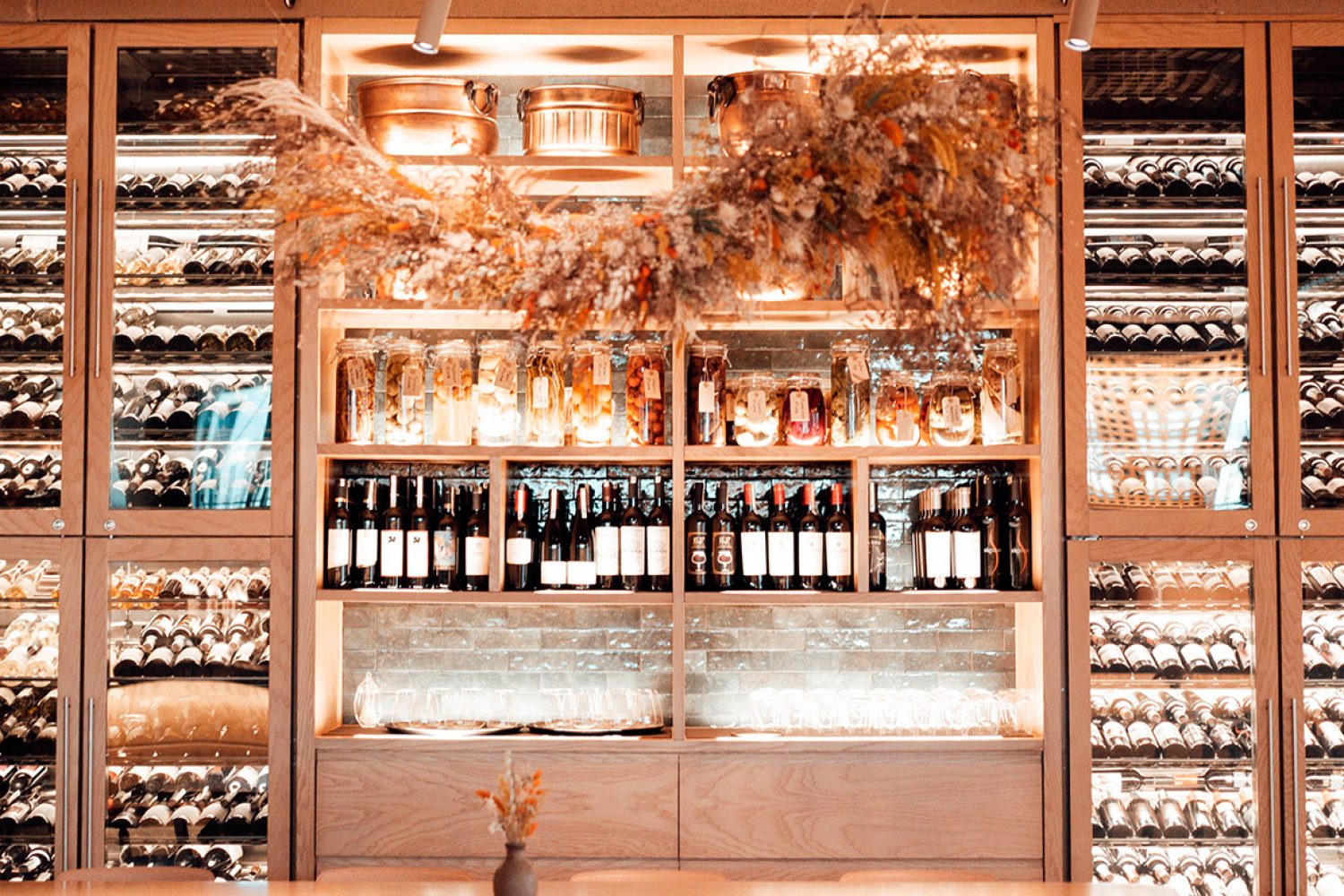 Bar à vin Paris 16 : les adresses incontournables pour déguster vins et tapas
