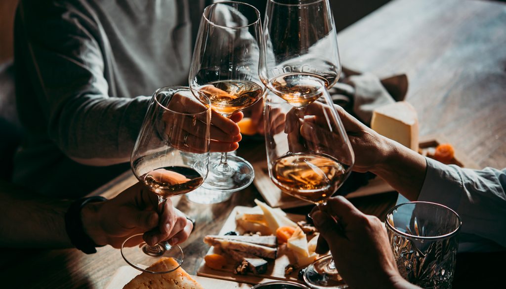 découvrez les meilleurs bars à vin du 7e arrondissement de paris pour une dégustation de qualité dans une ambiance conviviale. nos bonnes adresses sélectionnées pour vous.