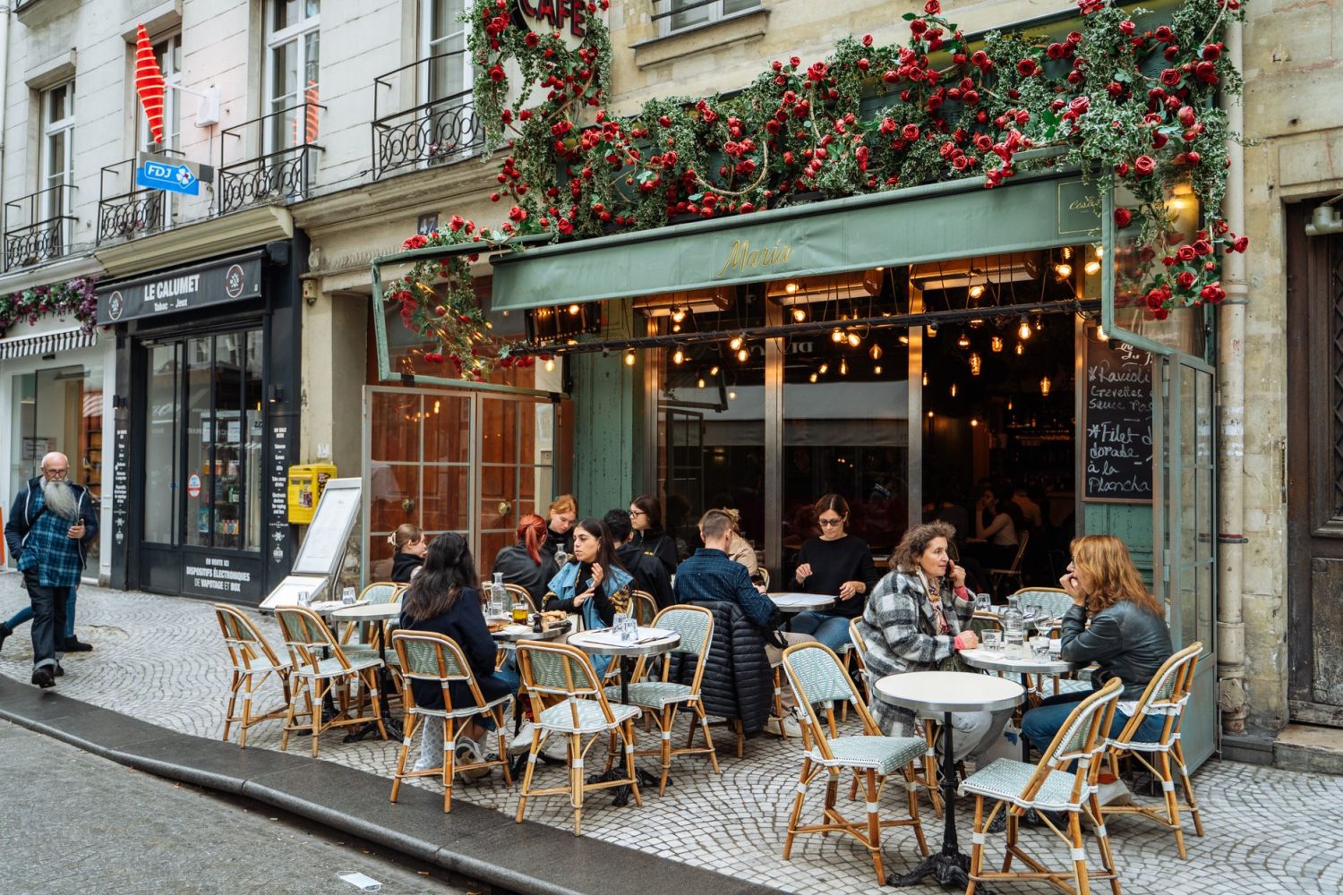 Bar à vins Paris 6 : bonnes adresses pour tapas et terrasses