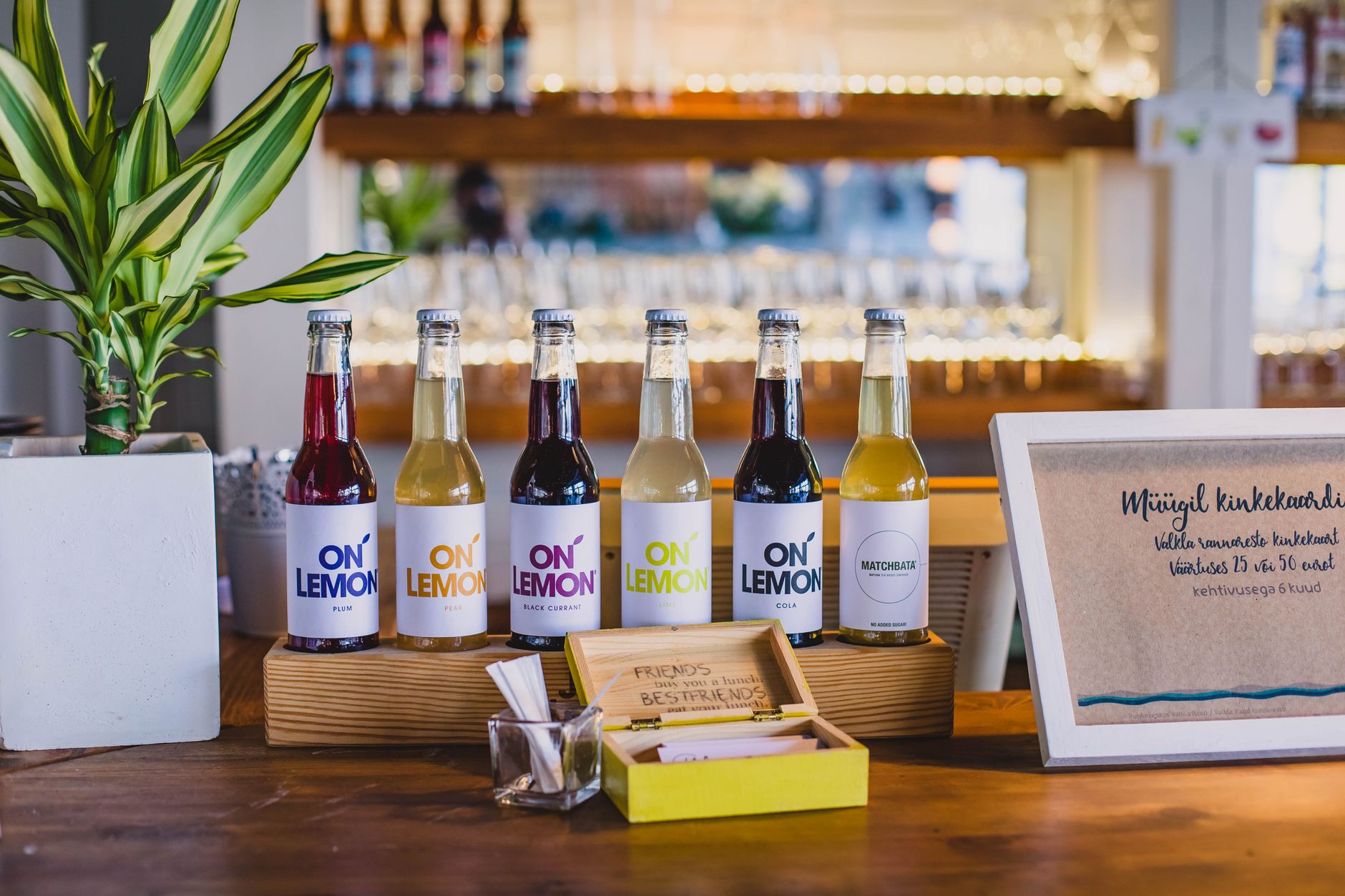 Vendre uniquement des boissons sans alcool : quand la licence n’est plus nécessaire — bar avec boissons sans alcool
