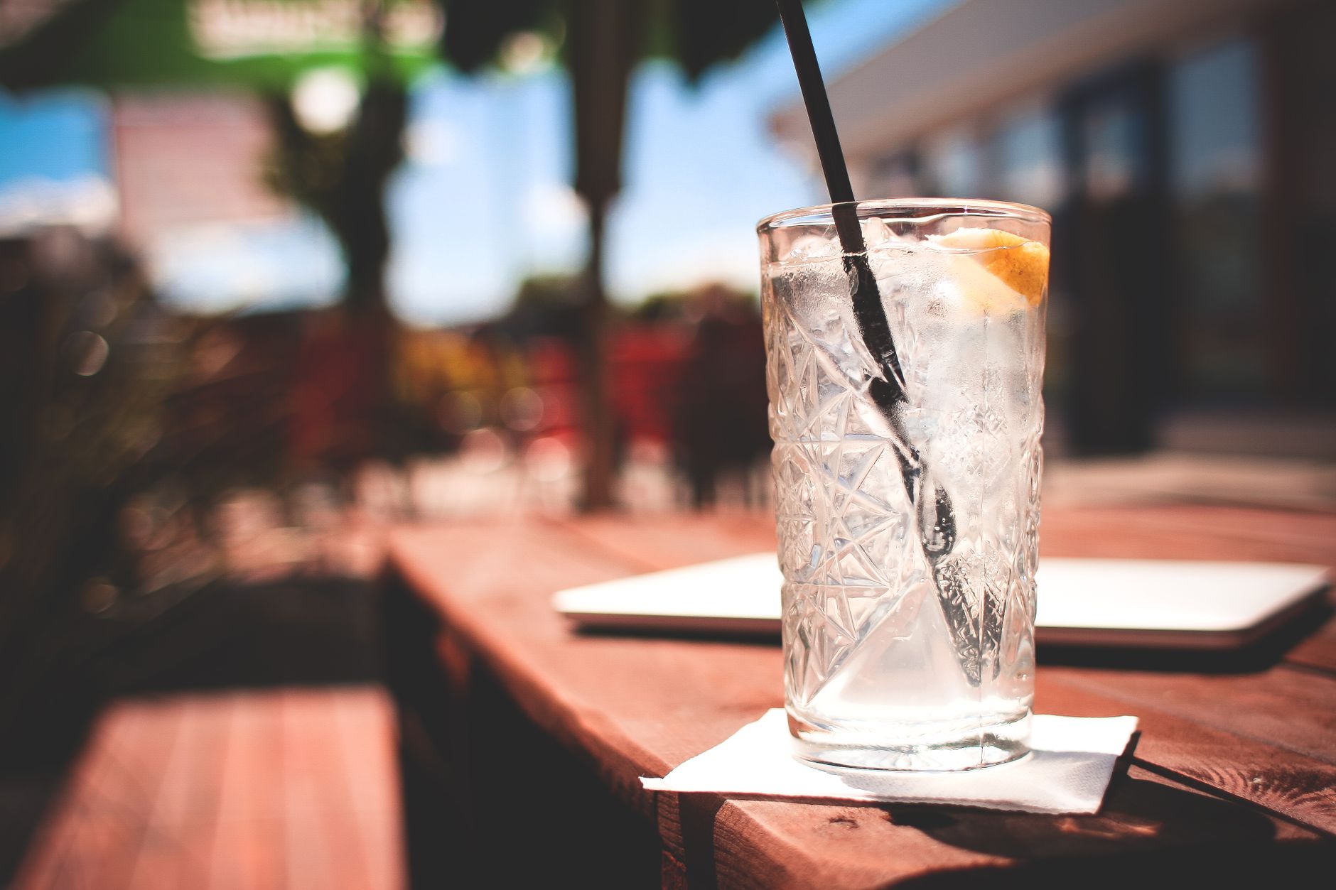 Quel Schweppes choisir pour un — verre de gin tonic avec Schweppes