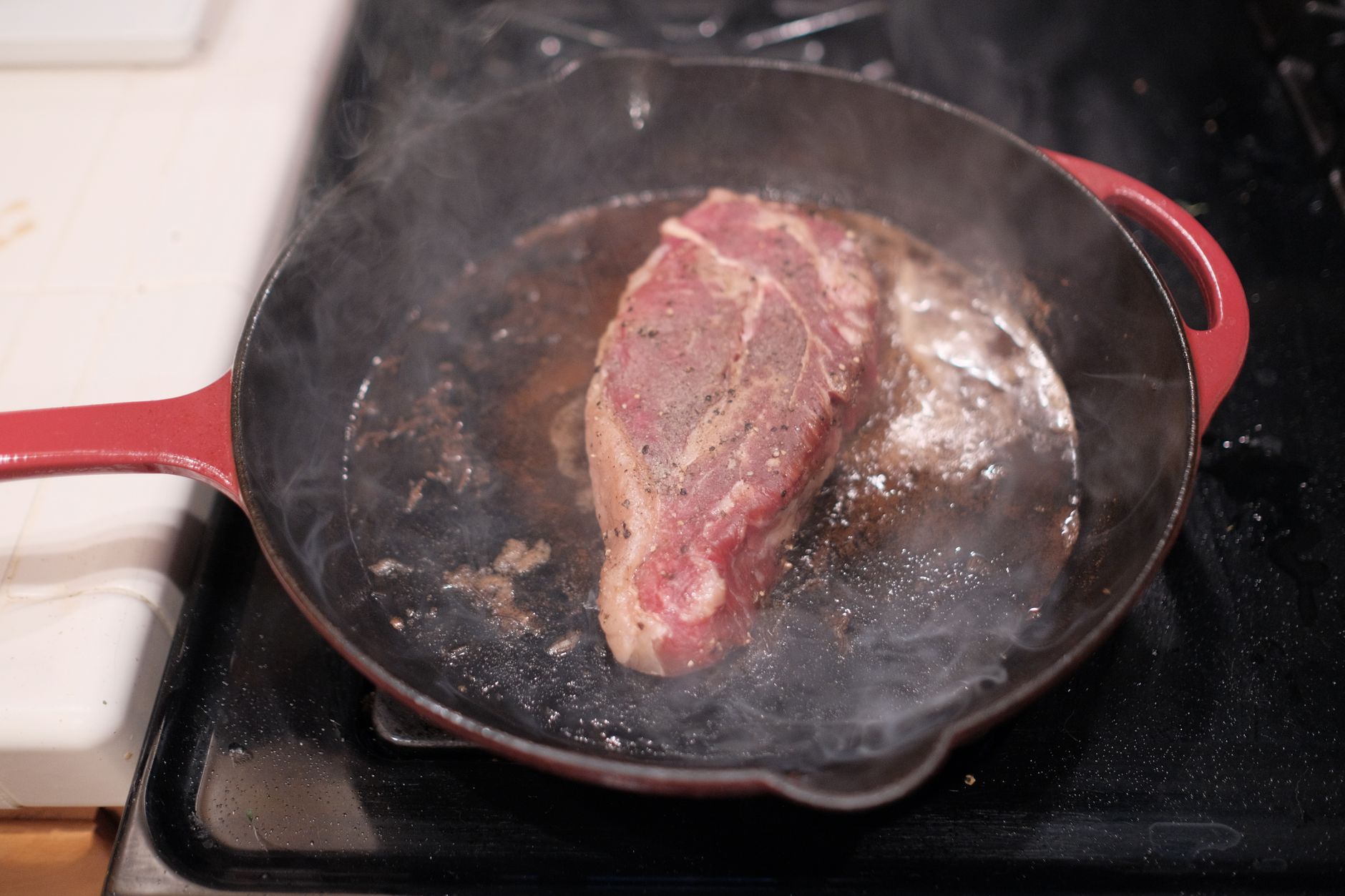 Cuisson bœuf de Kobe à la poêle : comprendre la viande avant de la poser sur le feu — cuisson steak de bœuf de Kobe à la poêle