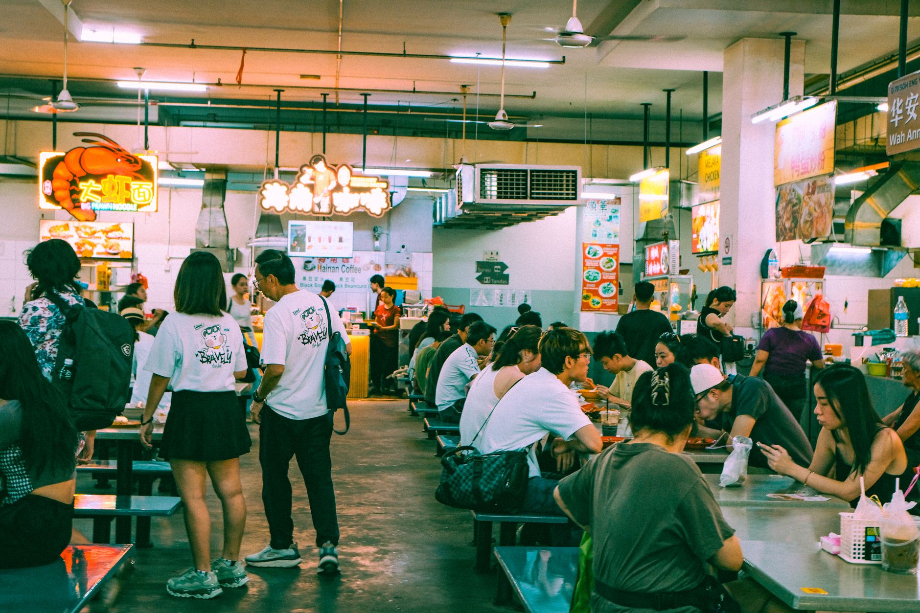 Food Society Paris à Montparnasse : un food court nouvelle génération dans le 14e — expérience de restauration food court Paris