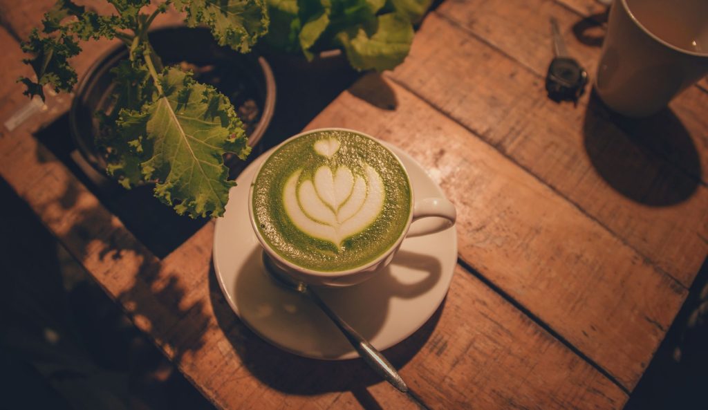 Milia Matcha concept, adresses à — présentation de latte au matcha