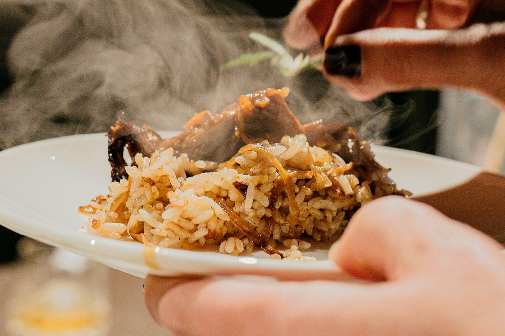 Quantité de riz par personne : les repères selon le plat