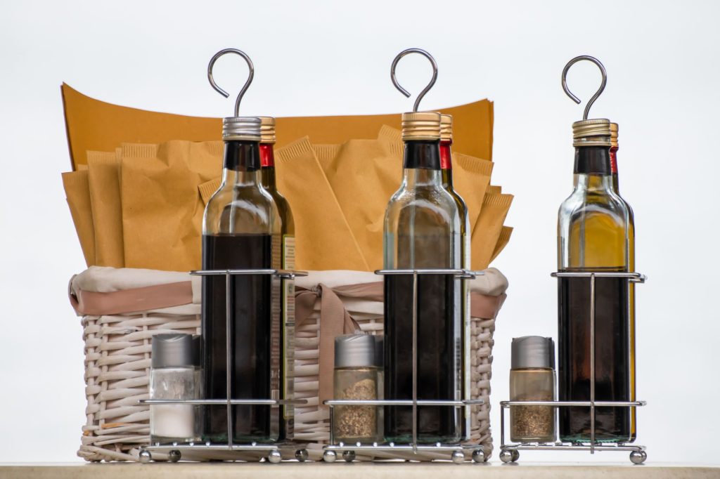 Est-ce que le vinaigre d’alcool — bouteille de vinaigre d'alcool cuisine